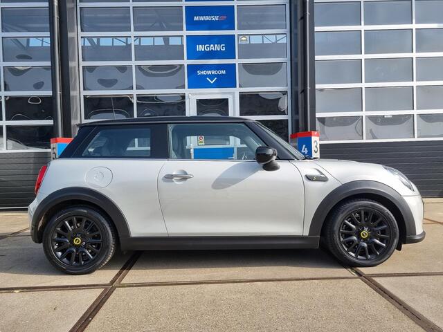 Mini Electric Mini MINI Yours 33 kWh NAVI / CAMERA / CRUISE / PDC / STOELVERWARMING