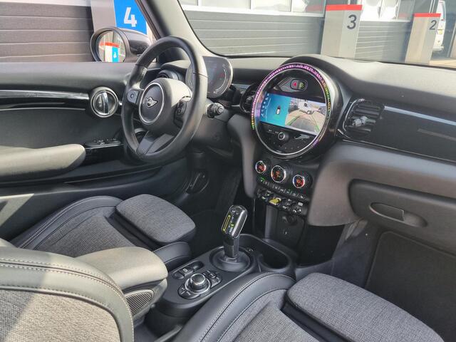 Mini Electric Mini MINI Yours 33 kWh NAVI / CAMERA / CRUISE / PDC / STOELVERWARMING