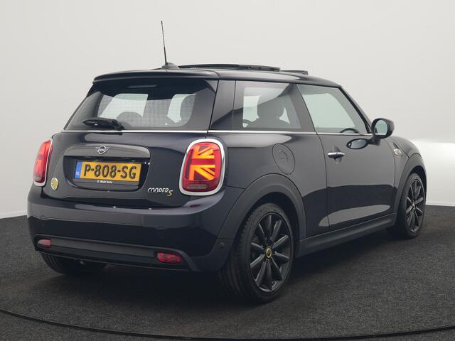 Mini Electric Mini Yours 33 kWh 184pk | Panodak | Head Up | Harman / Kardon | Camera | Lederen Sportstoelen Verwarmd | Keyless | Apple Carplay | Cruise Control | LED Koplampen | Virtual | Navigatie | DAB |