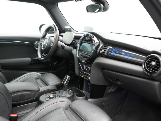 Mini Electric Mini Yours 33 kWh 184pk | Panodak | Head Up | Harman / Kardon | Camera | Lederen Sportstoelen Verwarmd | Keyless | Apple Carplay | Cruise Control | LED Koplampen | Virtual | Navigatie | DAB |