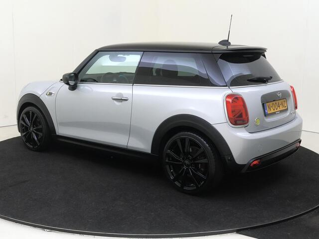 Mini Electric Mini Essential 33 kWh | airco automatisch | cruise control | LED koplampen | lederen/stof bekleding | lichtmetalen velgen 17"| navigatiesysteem full map |