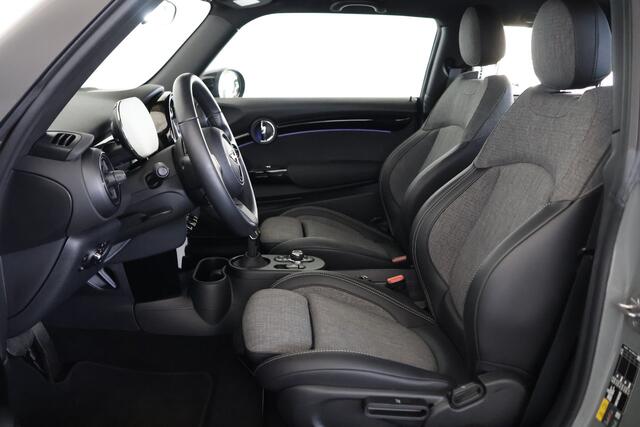 Mini Electric Mini MINI Electric 33 kWh / LED / Navigatie / CarPlay / Stoelverwarming