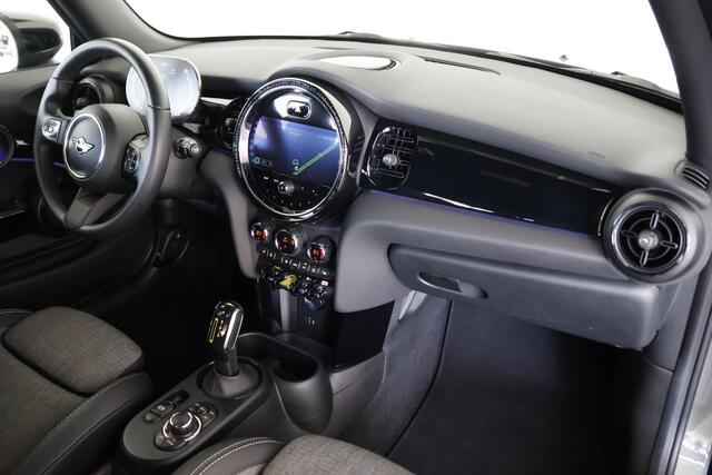 Mini Electric Mini MINI Electric 33 kWh / LED / Navigatie / CarPlay / Stoelverwarming