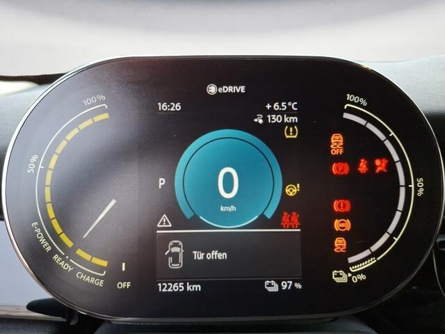 Mini Electric E COOPER SE 33 kWh ** LED, NAVI+, HALF/LEDER, PRIVACY GLAS, CAMERA ** 1e EIG - Slechts 12.280km. ** ** INFORMEER OOK NAAR ONZE AANTREKKELIJKE FINANCIAL-LEASE TARIEVEN **