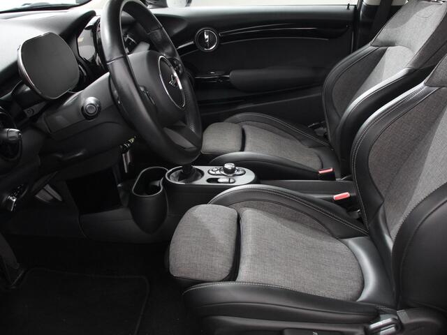 Mini Electric Mini Business Edition 33 kWh | Navigatie | Climate Control | Lichtmetalen Velgen | Dab | Parkeer sensoren