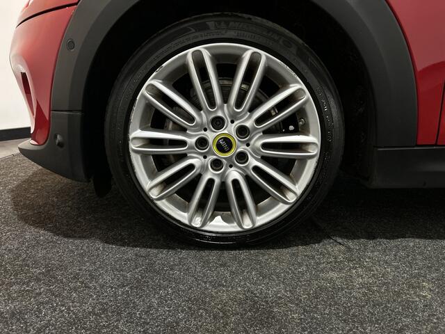 Mini Electric Mini Charged 33 kWh | achteruit rij camera | verwarmde voorstoelen | Soh (batterijcheck) Waarde 93,2 %