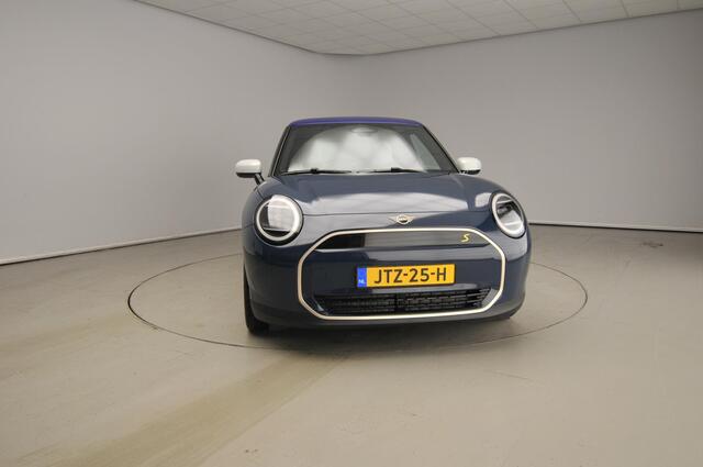 Mini Electric 3-deurs Cooper SE Pakket M / Panoramadak / JCW Sportstoelen / Getint glas / LED / Head-up / Alu 18 inch