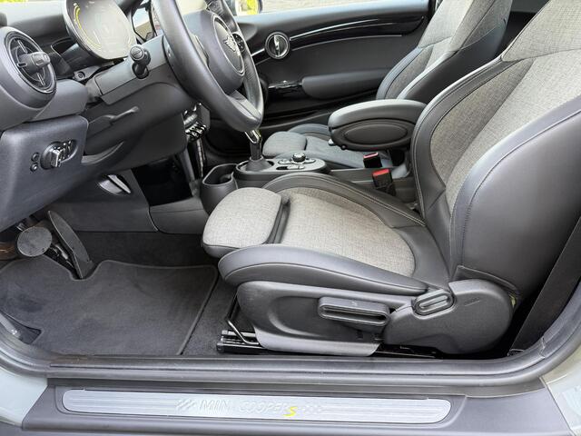 Mini Electric Mini / Navi / Carplay / Cruise /LED Classic 33 kWh