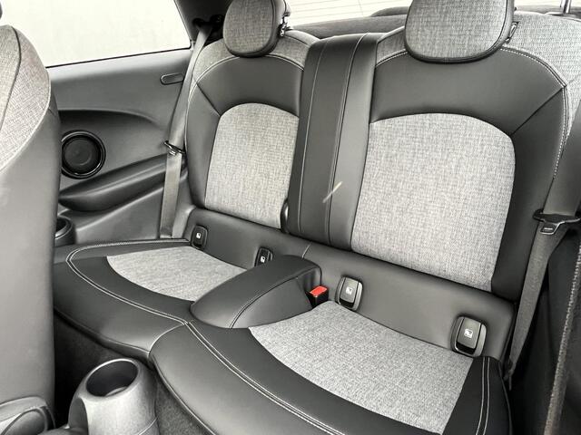 Mini Electric Mini Camden Edition 33 kWh / Apple Carplay&Android Auto / Stoelverwarming / Parkeersensoren Achter /