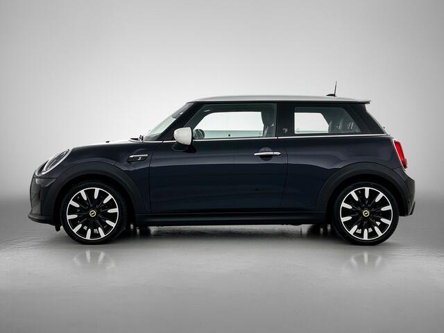Mini Electric Cooper S MINI Yours 135KW / 33 kWh SOH 100% Comfort plus / Leder / Navigatie / Pdc+Camera / Harman Kardon / Apk 05-2027