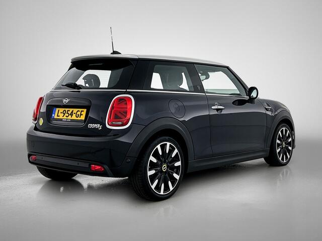Mini Electric Cooper S MINI Yours 135KW / 33 kWh SOH 100% Comfort plus / Leder / Navigatie / Pdc+Camera / Harman Kardon / Apk 05-2027