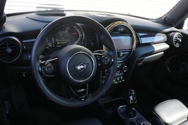 Mini Electric Mini Yours 33 kWh (Pano Sportleder Navi/Camera Carplay HarmanKardon HeadUp Keyless Led 17InchLMV Pdc V+A)