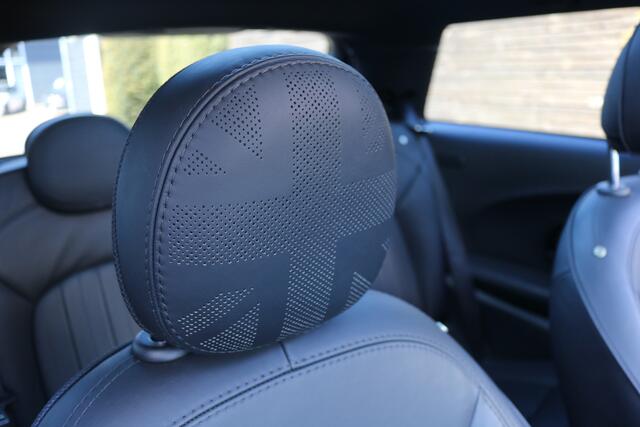 Mini Electric Mini Yours 33 kWh (Pano Sportleder Navi/Camera Carplay HarmanKardon HeadUp Keyless Led 17InchLMV Pdc V+A)