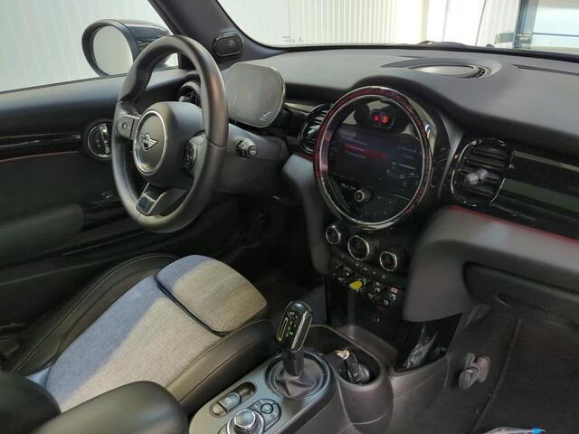 Mini Electric Mini Camden Plus Edition 33 kWh | VERWACHT!! | Pano | H/K | Sfeer | LED | Navi | Clima | NAP