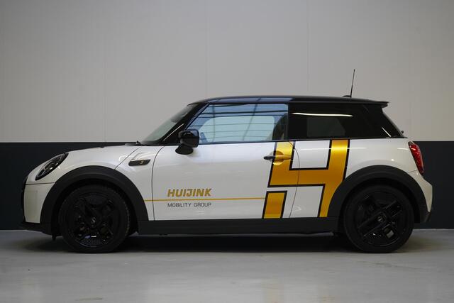 Mini Electric Mini Classic 33 kWh | Zwart optiek | Navigatie | Stoelverwarming | Privacy Glass