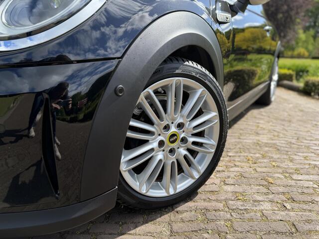 Mini Electric Mini Essential 33 kWh | PDC | DigiDash | SportStoelen | BTW |