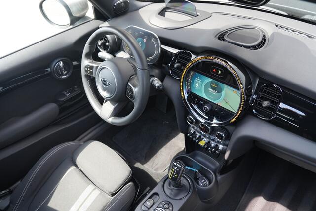 Mini Electric Mini MINI Yours 33 kWh - Pano - Stoelverwarming - Camera - Keyless - LED - H&K - Rijklaar