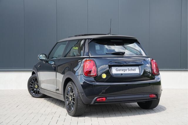 Mini Electric Mini MINI Yours 33 kWh - Pano - Stoelverwarming - Camera - Keyless - LED - H&K - Rijklaar