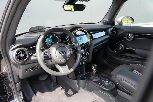 Mini Electric Mini MINI Yours 33 kWh - Pano - Stoelverwarming - Camera - Keyless - LED - H&K - Rijklaar