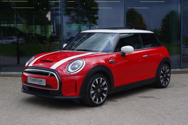 Mini Electric Mini MINI Yours 33 kWh 184 PK, Leder, Panoramadak, Navigatie, Stoelverwarming