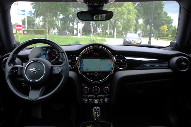 Mini Electric Mini MINI Yours 33 kWh 184 PK, Leder, Panoramadak, Navigatie, Stoelverwarming