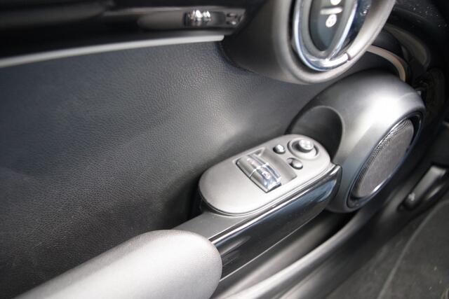 Mini Electric Mini MINI Yours 33 kWh 184 PK, Leder, Panoramadak, Navigatie, Stoelverwarming