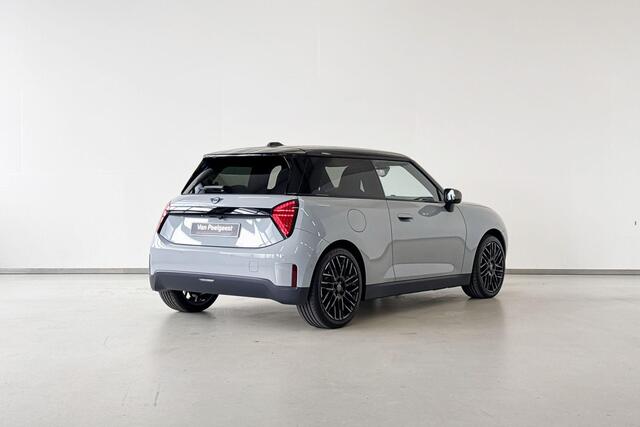 Mini Electric Cooper SE Paul Smith Ed. XL 54.2 kWh | 18 Inch Night Flash Spoke black
