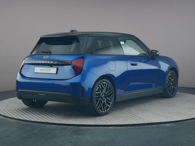 Mini Electric Cooper SE Favoured 54.2 kWh Pakket M | Panoramadak | Stoelverwarming | Head-up display |