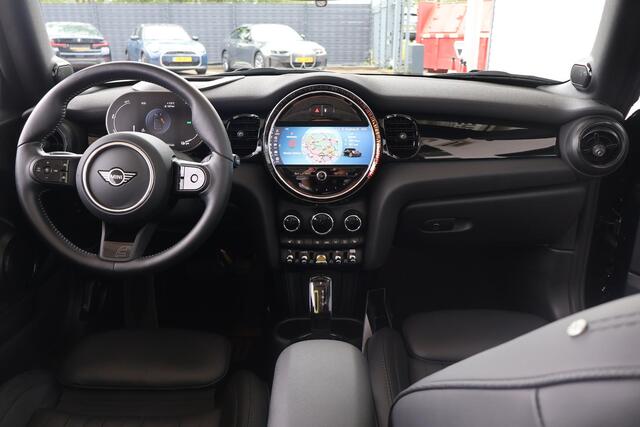 Mini Electric Cabrio MINI Yours | Harman Kardon | Active Cruise Control | Apple Carplay | Stoelverwarming