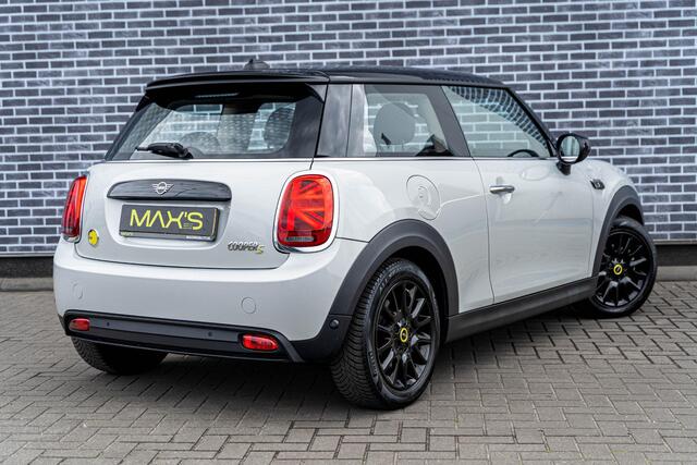 Mini Electric Business Edition 33 kWh | Two-Tone | Snelladen mogelijk | Navigatie | Parkeersensoren | Lichtmetalen Velgen 16 inch | Alarm