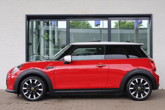 Mini Electric 3-deurs Glazen panoramadak | Stuurwielrand verwarmd | Achteruitrijcamera | Driving Assistant | Harman-Kardon sound system | 17" LM Roulette Spoke two-tone