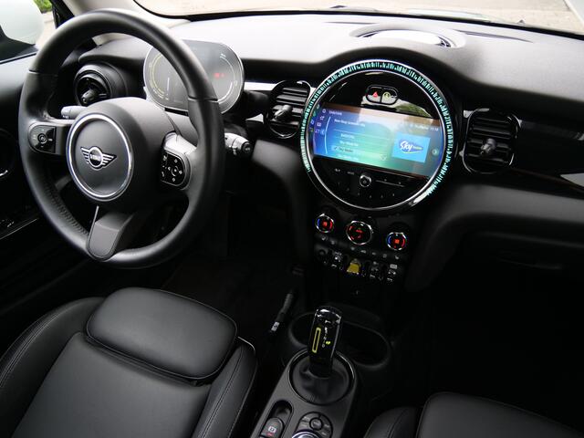 Mini Electric Mini Classic 33 kWh Automaat Stoelverwarming / LED / Navigatie / SOH 96,0 %