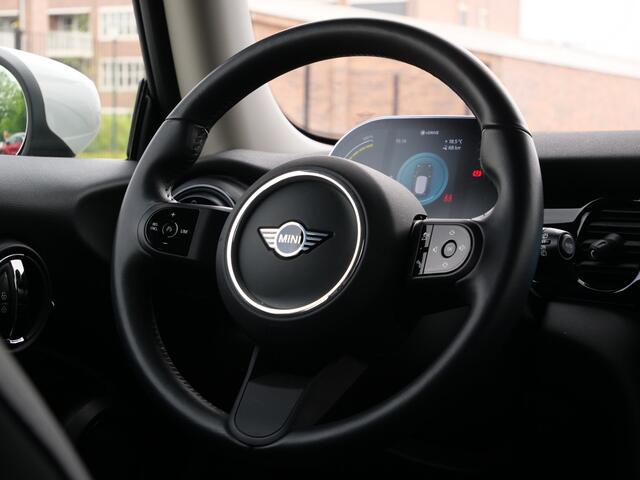 Mini Electric Mini Classic 33 kWh Automaat Stoelverwarming / LED / Navigatie / SOH 96,0 %