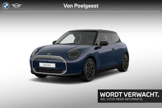 Mini Electric Cooper 3-deurs Cooper E Favoured L 40.7 kWh | 18 Inch Night Flash Spoke 2-tone | Opruimingsvoordeel