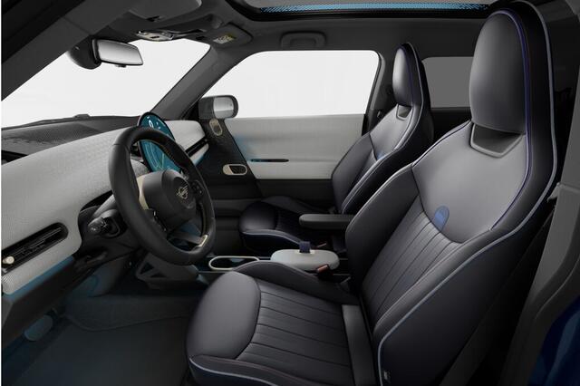 Mini Electric Cooper 3-deurs Cooper E Favoured L 40.7 kWh | 18 Inch Night Flash Spoke 2-tone | Opruimingsvoordeel