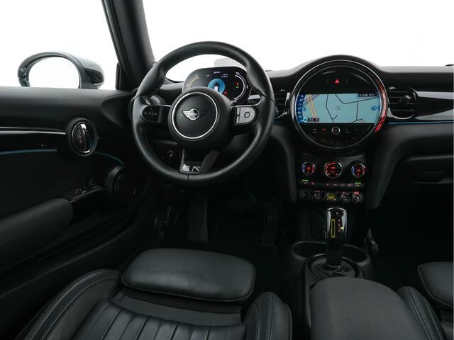 Mini Electric MINI Yours 33 kWh [3-Fase-11kW] {SoH-95%} (INCL-BTW) Aut. *HEATPUMP | LEATHER | HARMAN/KARDON | DIGI-COCKPIT | HEAD-UP | FULL-LED | NAVI-FULLMAP | HEATED-SPORTSEATS | DAB | CRUISE | KEYLESS | AMBIENTLIGHT | PRIVACY-GLASS | 17"ALU*