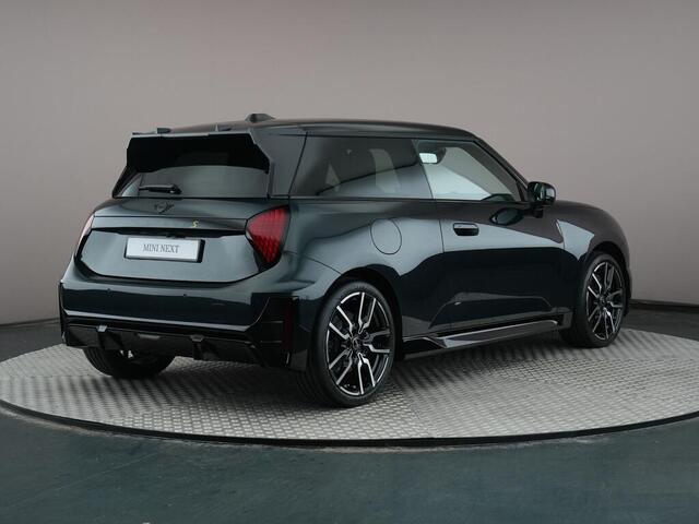 Mini Electric Cooper SE John Cooper Works 54.2 kWh | Pakket L | Harman Kardon | 360 graden camera | Stoelverwarming | Panoramdak |