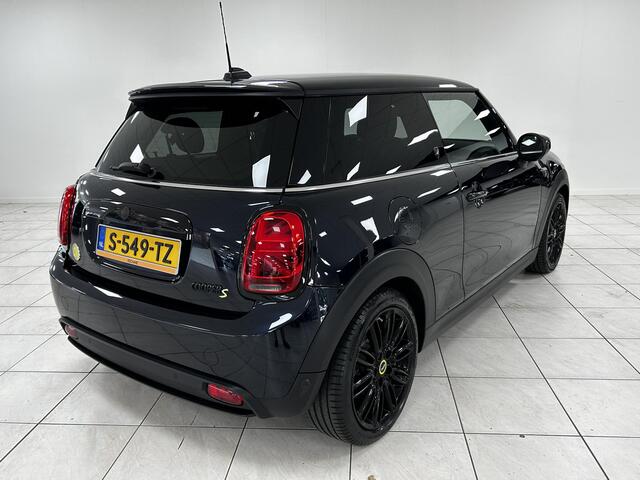 Mini Electric MINI Yours 33 kWh NAVIGATIE | PARKEERSENSOREN ACHTER | LICHTMETALEN VELGEN | CLIMATE CONTROL