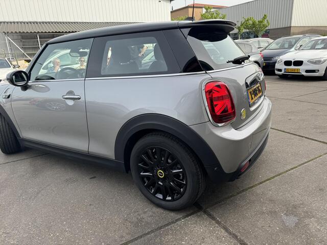 Mini Electric Cooper SE Camden Edition 33 kWh Clima, cruise, navi
