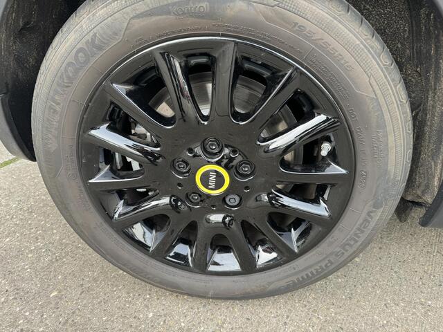 Mini Electric Cooper SE Camden Edition 33 kWh Clima, cruise, navi