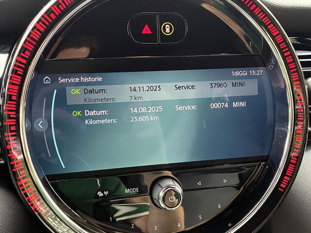 Mini Electric Classic 33 kWh / SOH 100% / Premium Go Pakket / Achteruitrijcamera / Apple Carplay/Android Auto / Navigatie / Stoelverwarming /