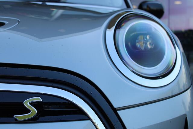 Mini Electric Classic / Sportstoelen / LED / Stoelverwarming / Cruise Control / Navigatie