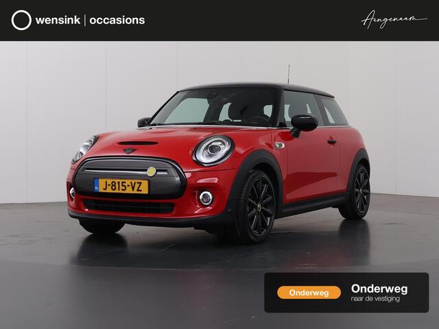 Mini Electric Charged 33 kWh | SOH 93,9% | LED | Sportstoelen | Lederen Interieur | HUD | Navigatie | Parkeercamera | DAB | Stoelverwarming | Sfeerverlichting | Union Jack Achterlichten |