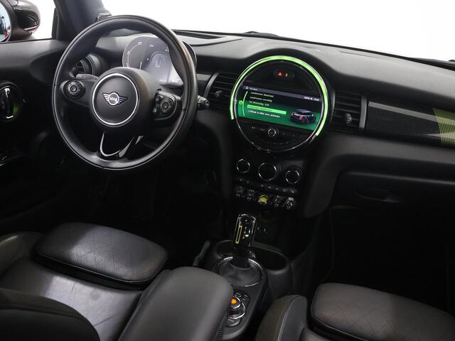Mini Electric Charged 33 kWh | SOH 93,9% | LED | Sportstoelen | Lederen Interieur | HUD | Navigatie | Parkeercamera | DAB | Stoelverwarming | Sfeerverlichting | Union Jack Achterlichten |