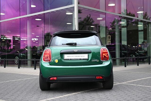 Mini Electric Classic Camden / Panoramadak / Sportstoelen / Comfort Access / LED / Stuurverwarming / Park Assistant