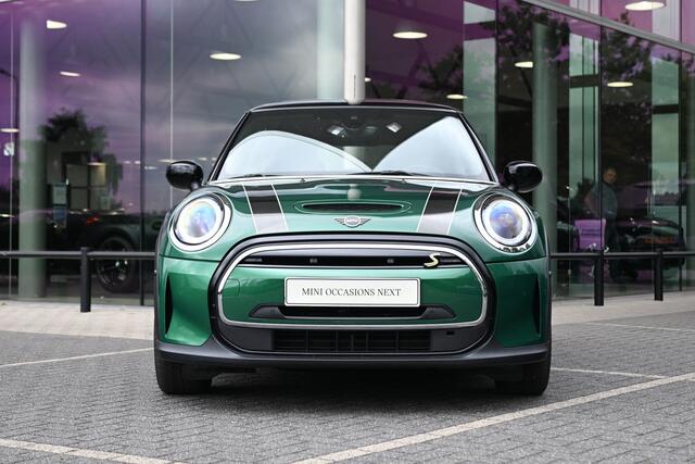 Mini Electric Classic Camden / Panoramadak / Sportstoelen / Comfort Access / LED / Stuurverwarming / Park Assistant