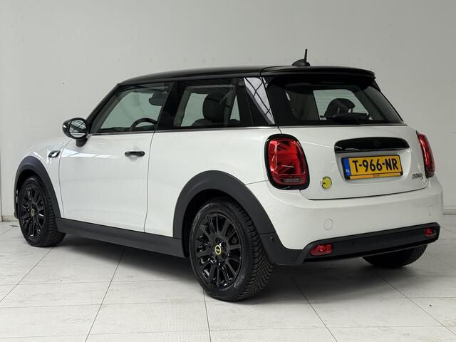 Mini Electric MINI Yours 33 kWh | Navigatie | Parkeersensoren | Stoelverwarming | All-Season Banden |