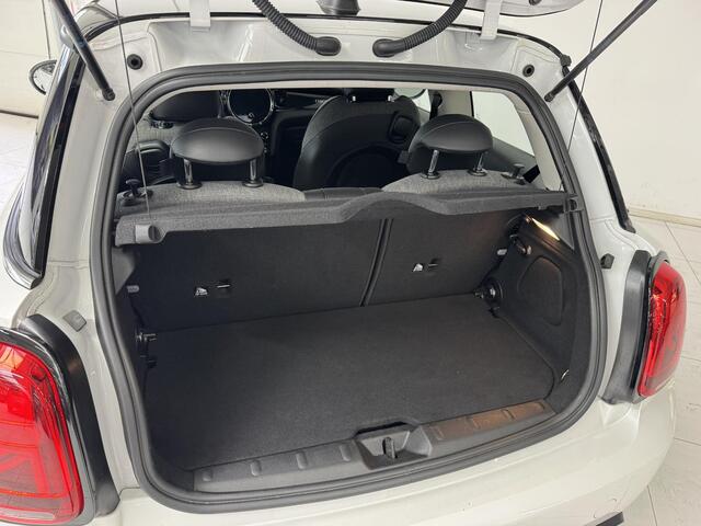 Mini Electric MINI Yours 33 kWh | Navigatie | Parkeersensoren | Stoelverwarming | All-Season Banden |