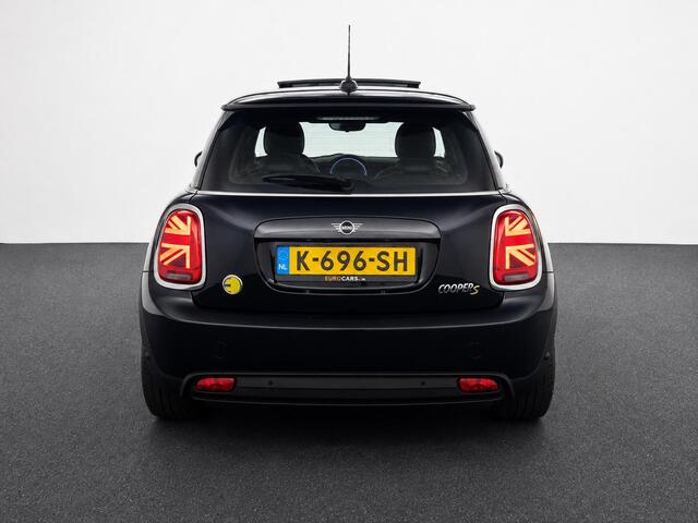 Mini Electric Charged 33 kWh Panoramadak Harman Kardon Camera Leder Navigatie Professional Cruise Control Head Up Display Bluetooth