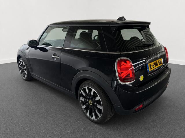 Mini Electric Charged 33 kWh Panoramadak Harman Kardon Camera Leder Navigatie Professional Cruise Control Head Up Display Bluetooth